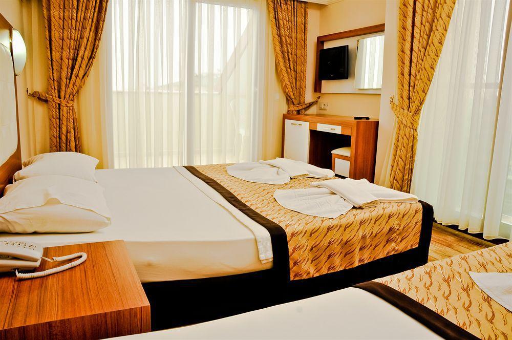 Mitos Aparthotel 2*